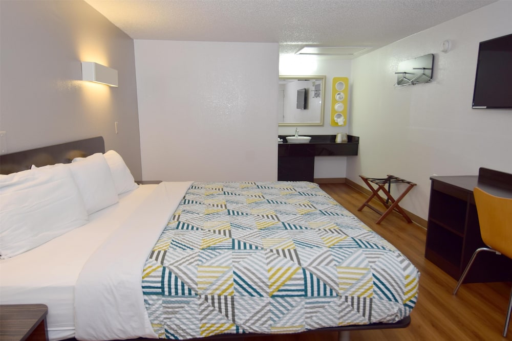 Motel6 Hamburg, NY 26/44