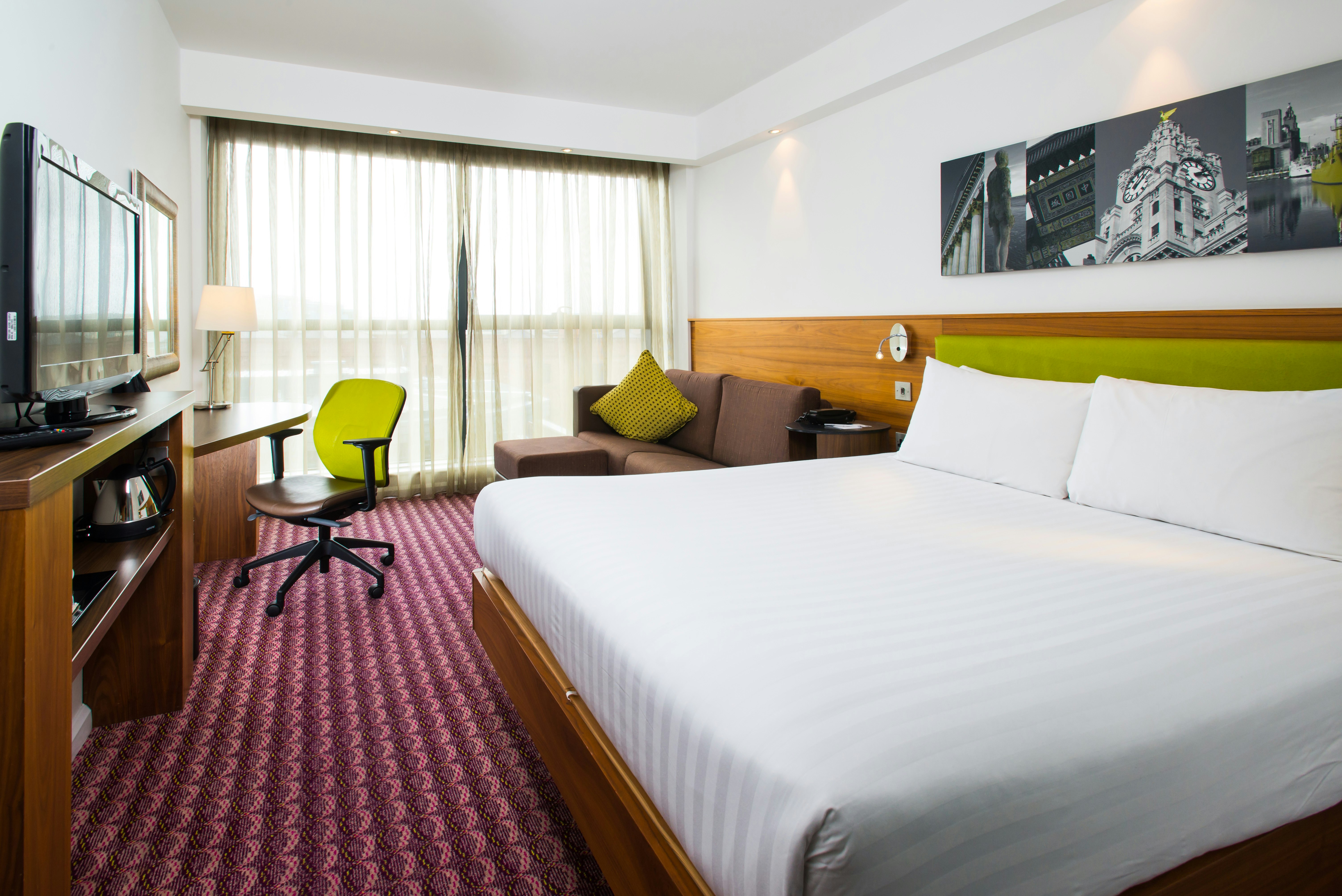 ROOM, QUEEN BED, SOFA