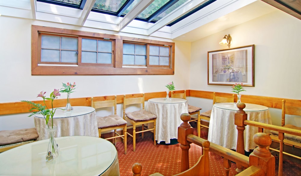 Babbling Brook Inn 49/70