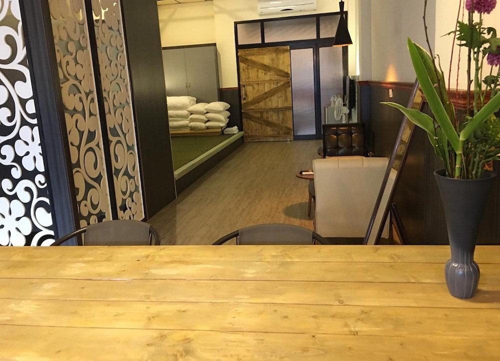 Aitabi Hostel 7/55