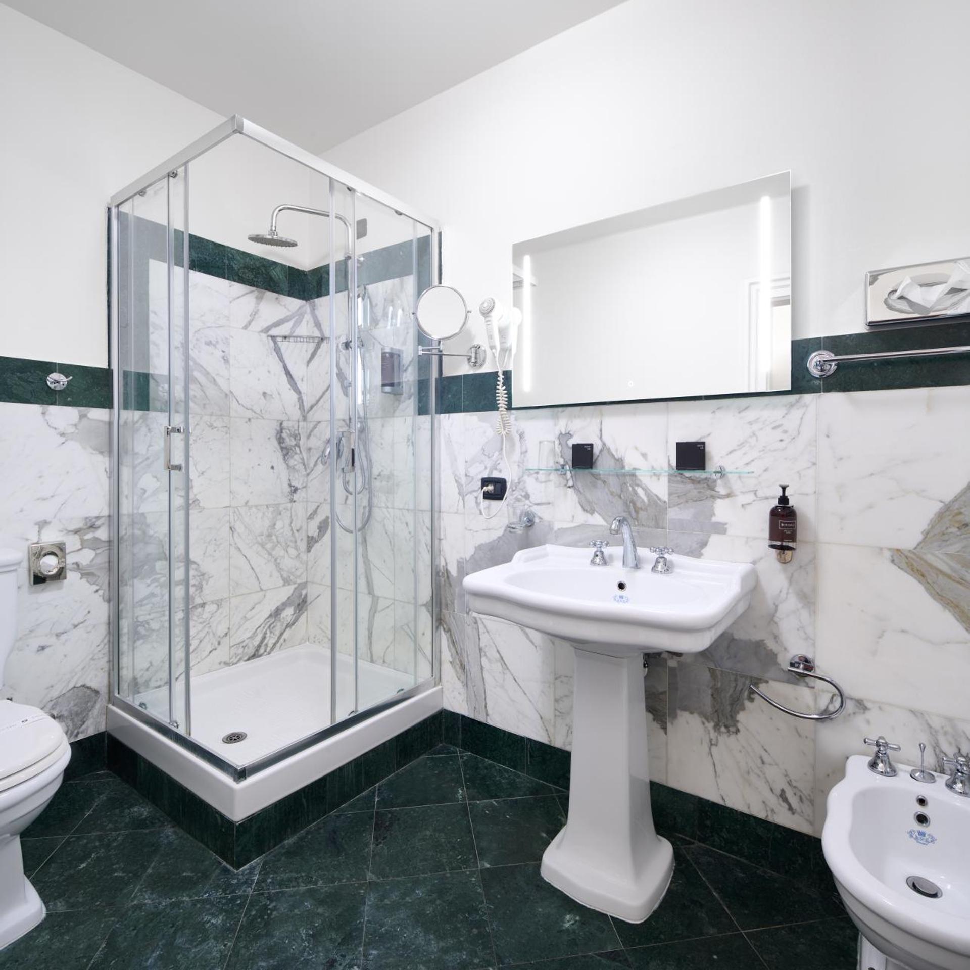 غرفة بسرير مزدوج أو سريرين منفصلين، Hotel Leon D'oro 8/8