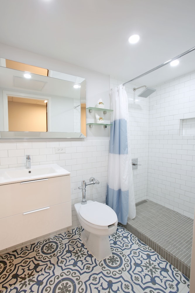 San Juan Airport Hotel 46/47