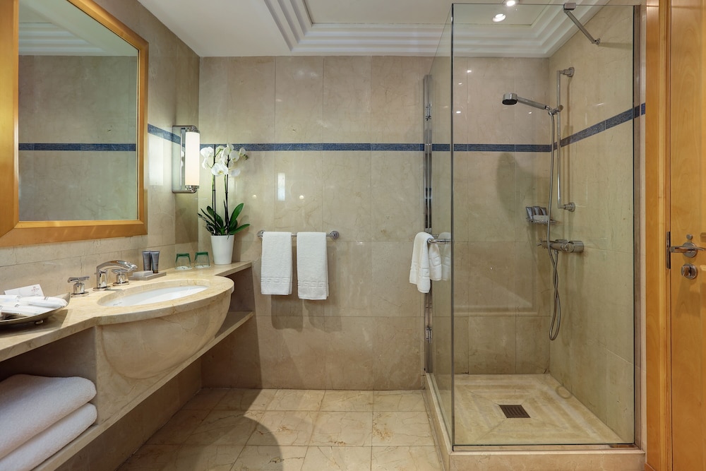 Diplomat, Suite, King Bed, Sea View