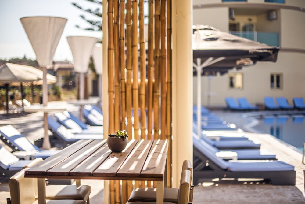 Island Beach Resort And Annex Adults Only 54/81