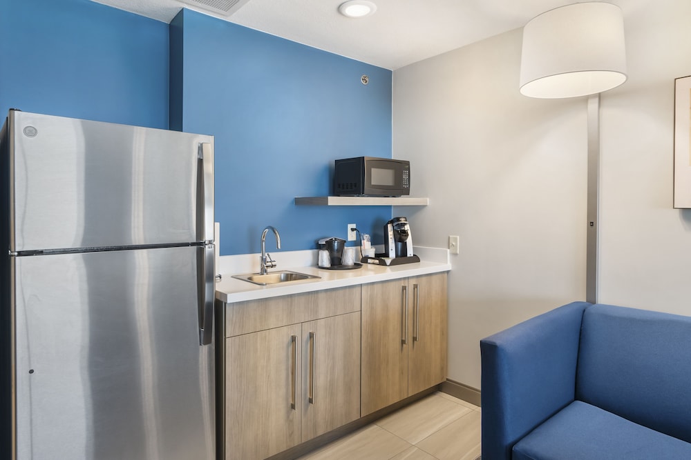 Holiday Inn Express Hotel & Suites Peru - Lasalle Area 11/66