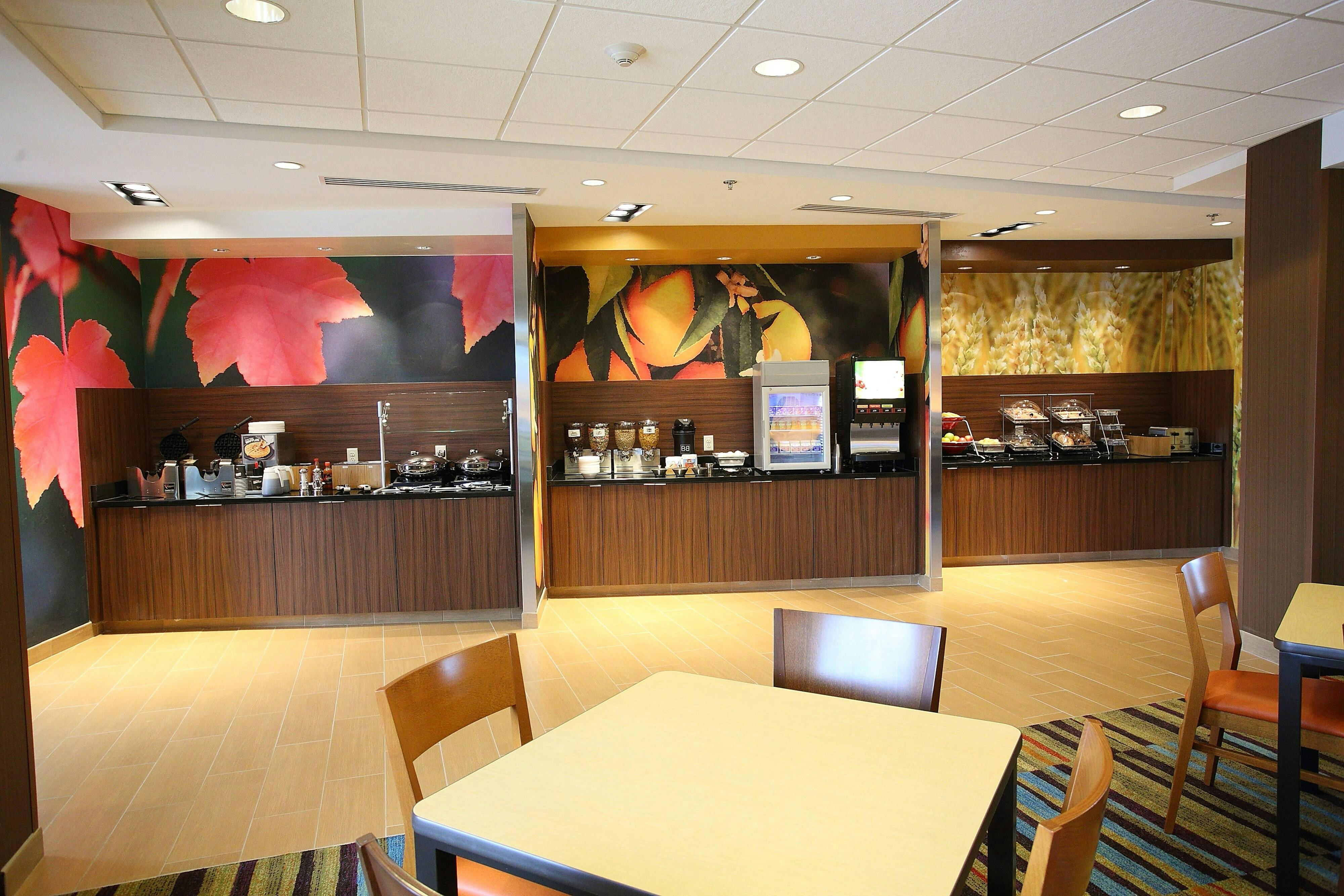 Fairfield Inn Suites East Grand Forks 6/10