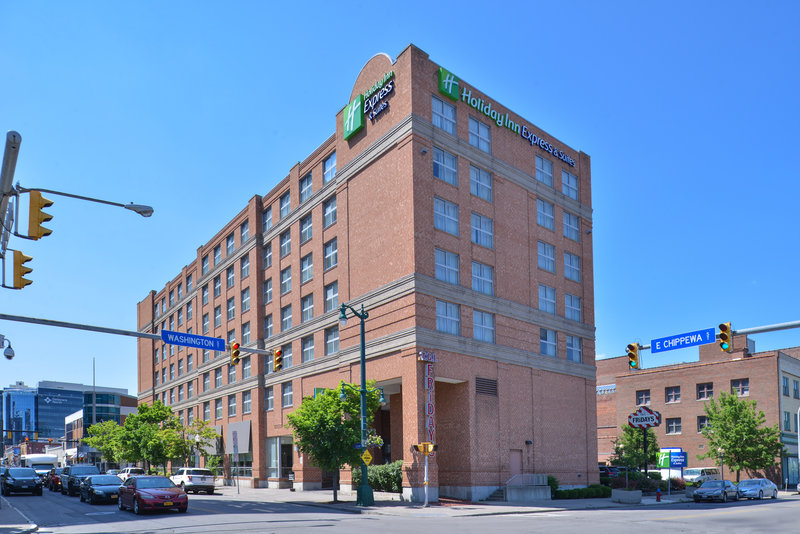 Holiday Inn Express And Suites Downtown Buffalo Ex Comfort Suites 20/20