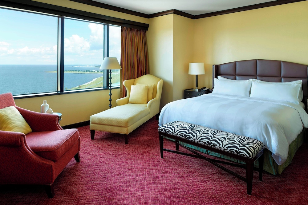 ROOM, KING BED, ACCESSIBLE