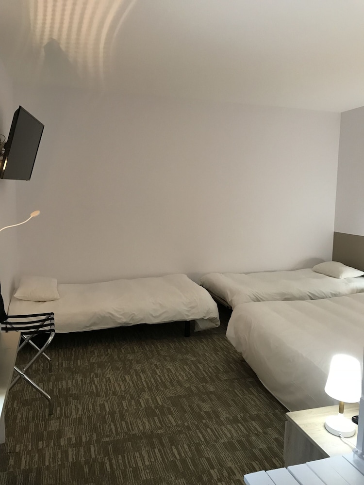 Hôtel Du Clocher 13/25
