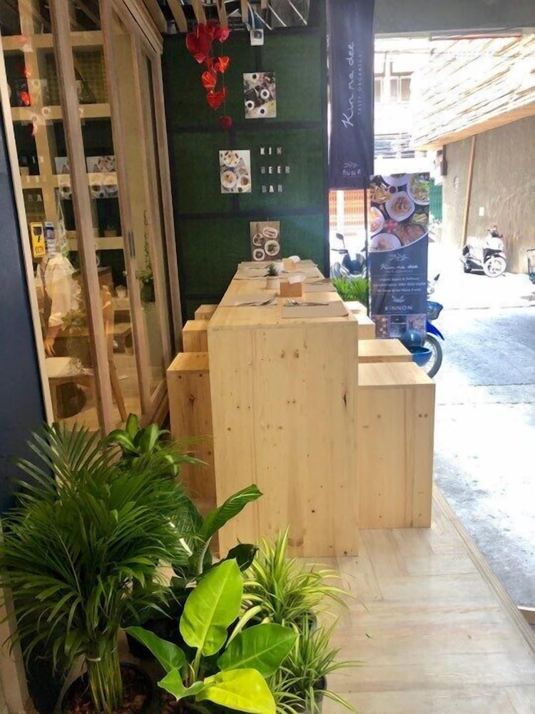 Kinnon Deluxe Hostel Coworking Cafe 8/44