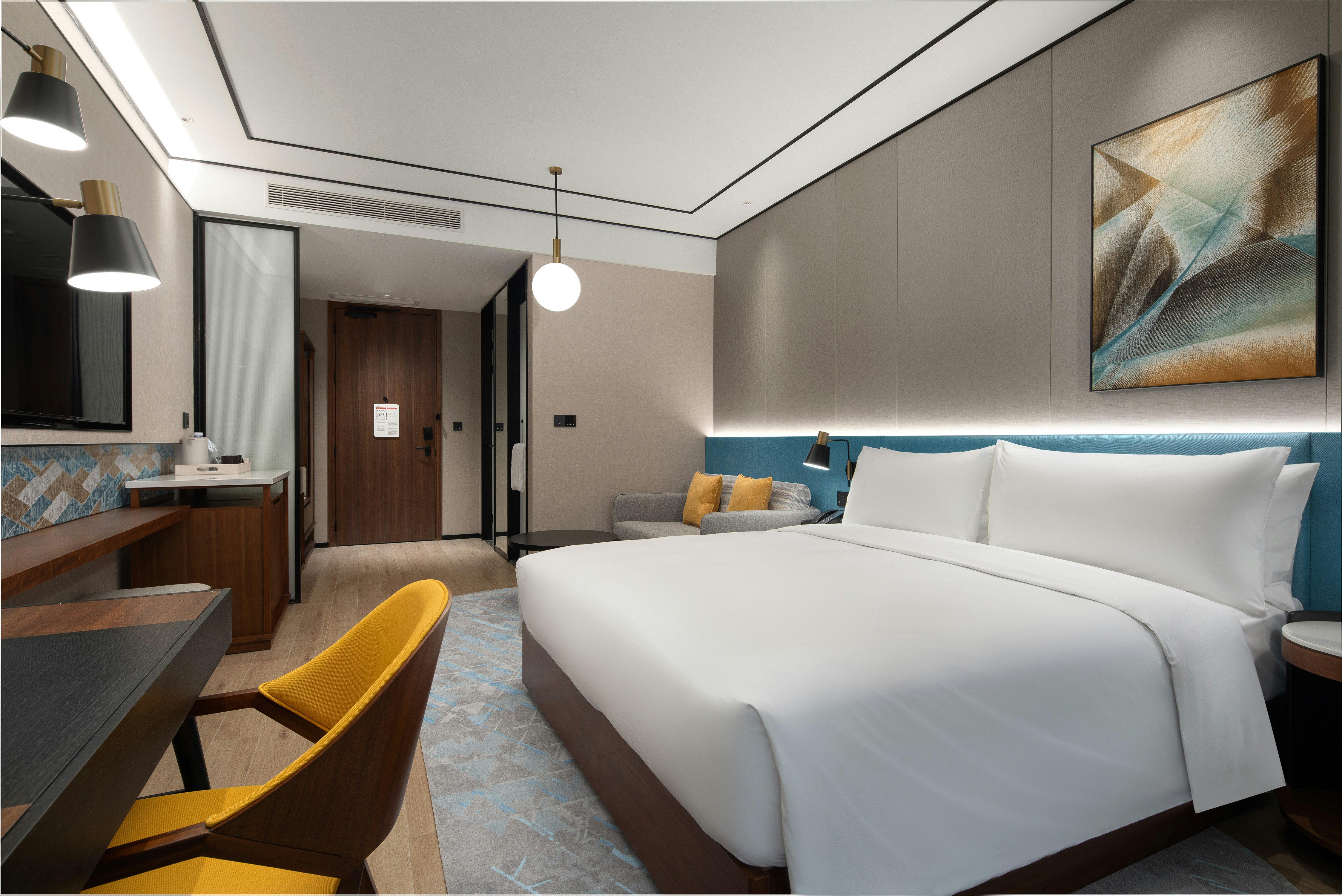 GUEST ROOM, KING BED