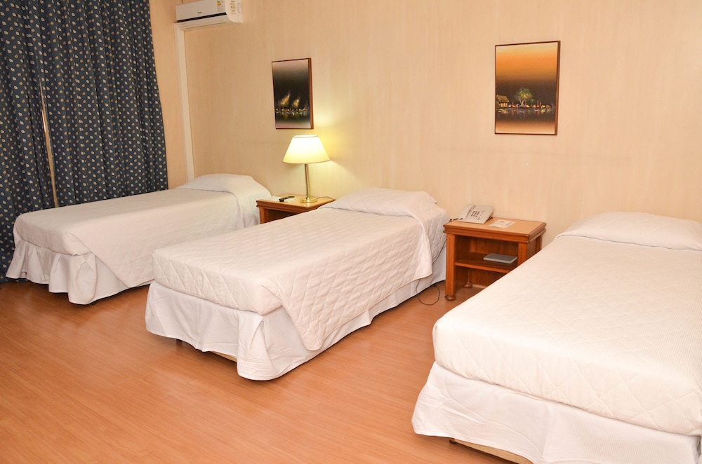 Hotel Embaixador 23/76