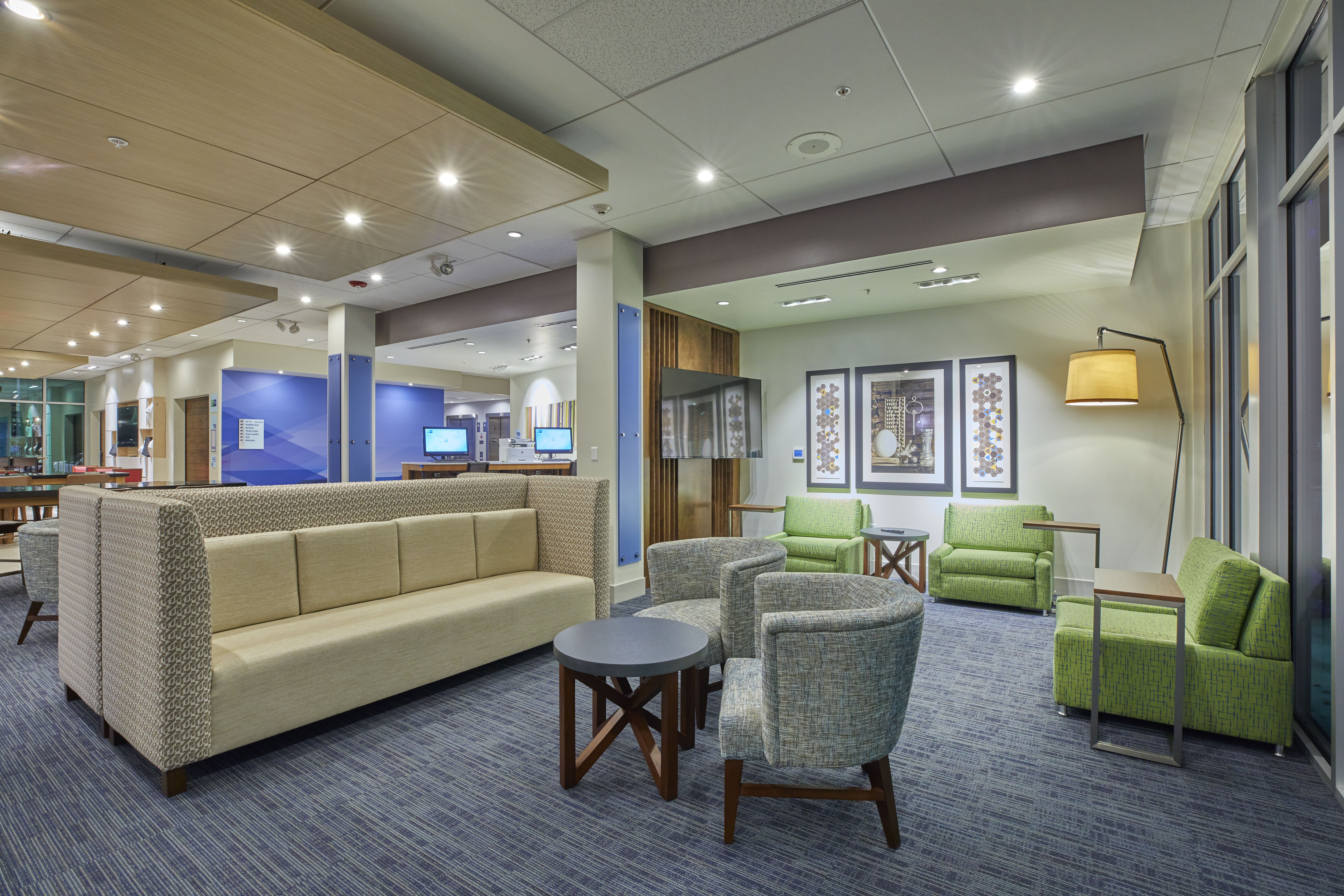 Holiday Inn Express Suites Hermiston Downtown 39/54