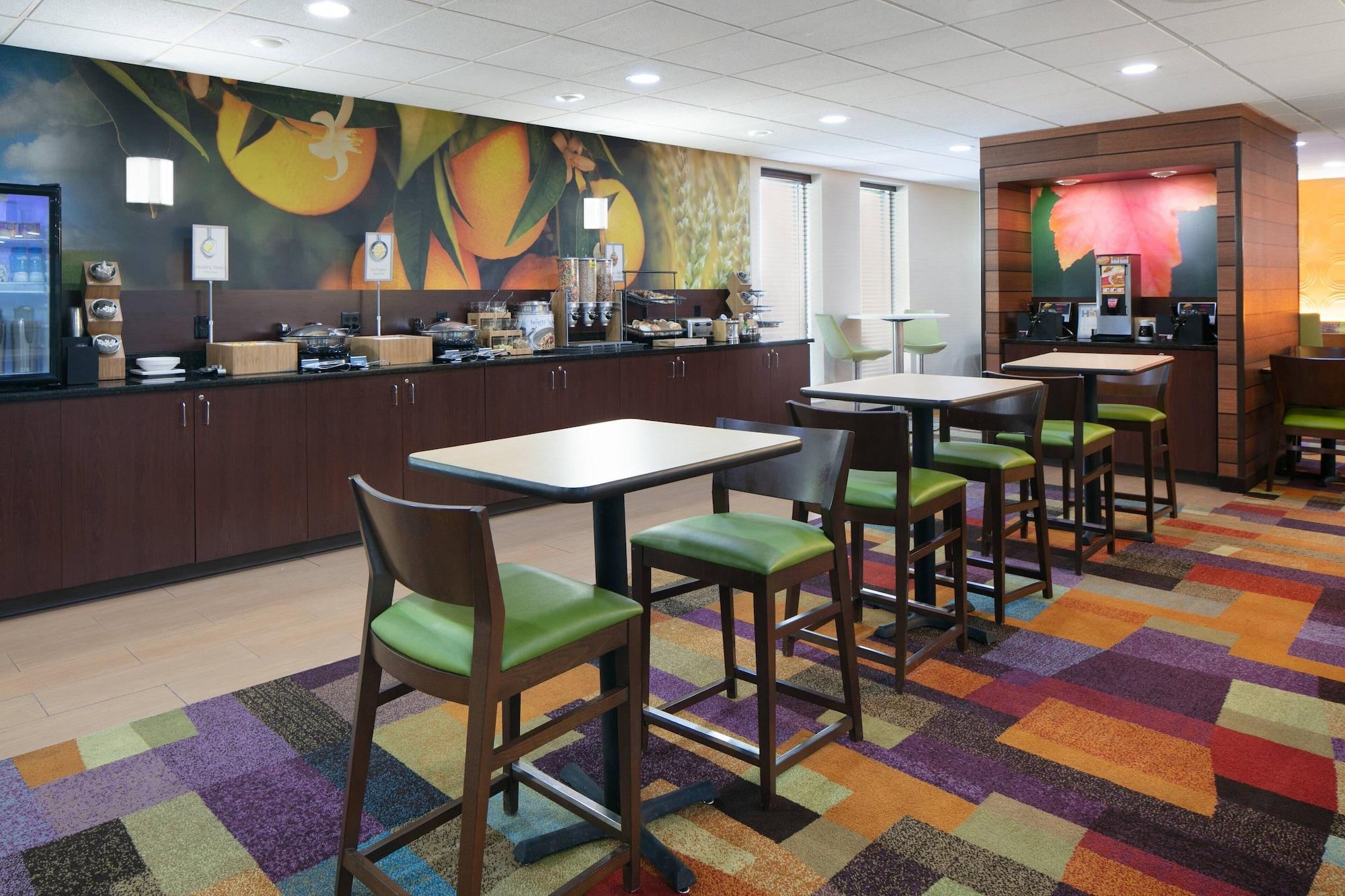 Chester Inn & Suites OH 20/27