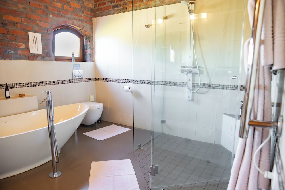 Lovane Boutique Wine Estate & Guesthouse 46/48