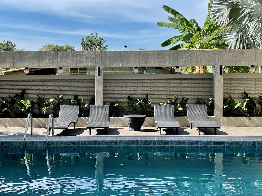 Garden Paradise Hotel & Serviced Apartment 44/45