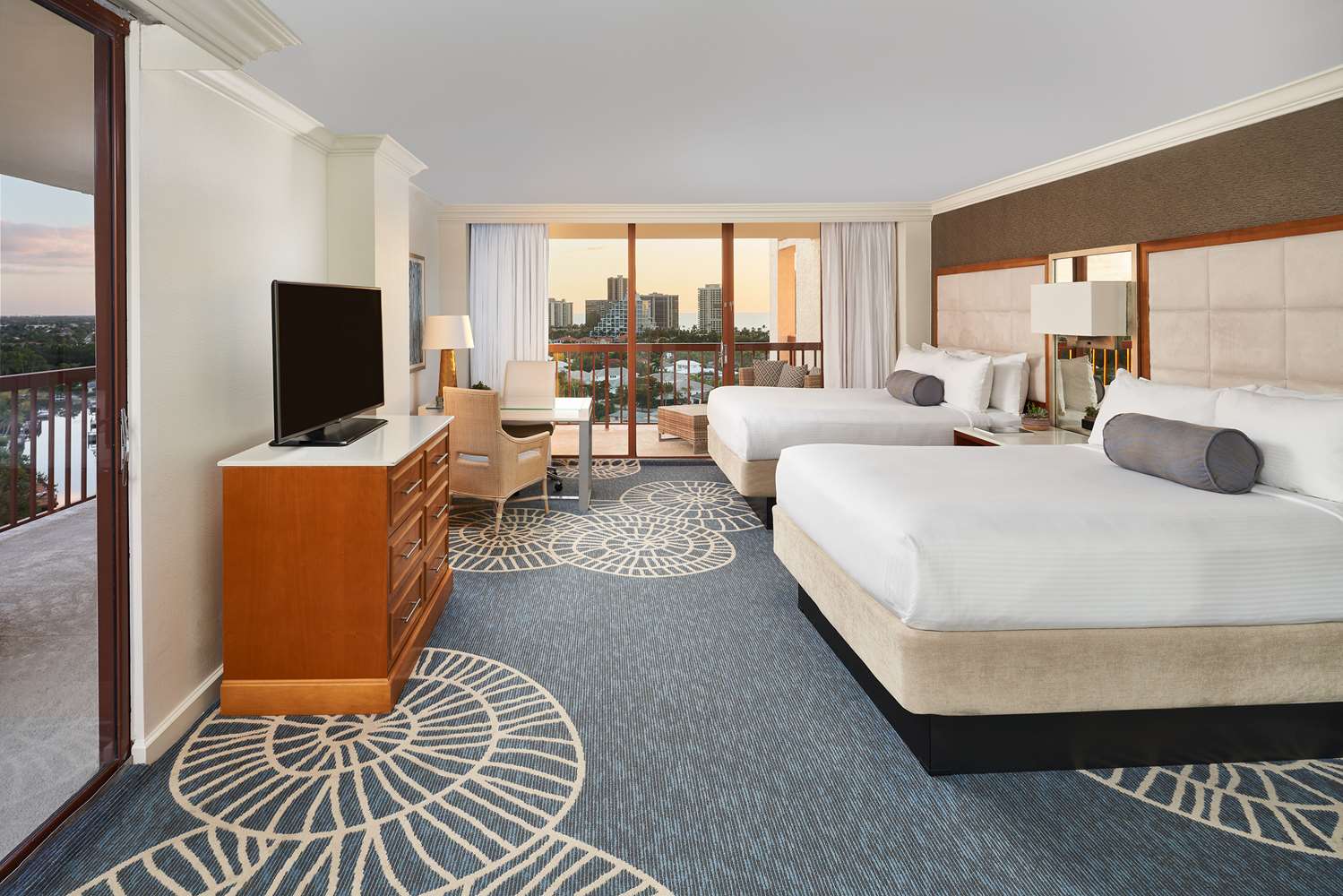 Room, 2 Queen Beds, Gulf View, Balcony