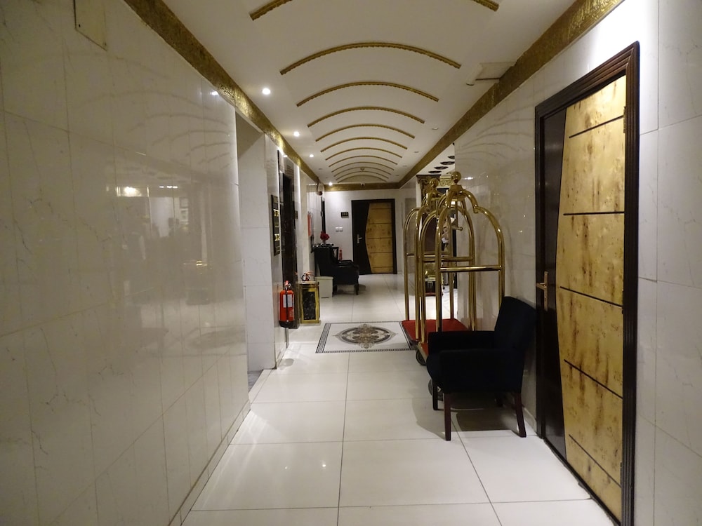 كومفورت إن أليرموك(Comfort Inn Al Yarmouk) 8/49