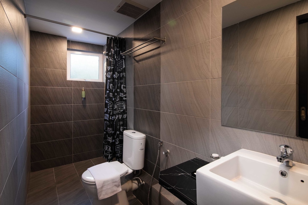Hotel Waterfall Penang 48/49