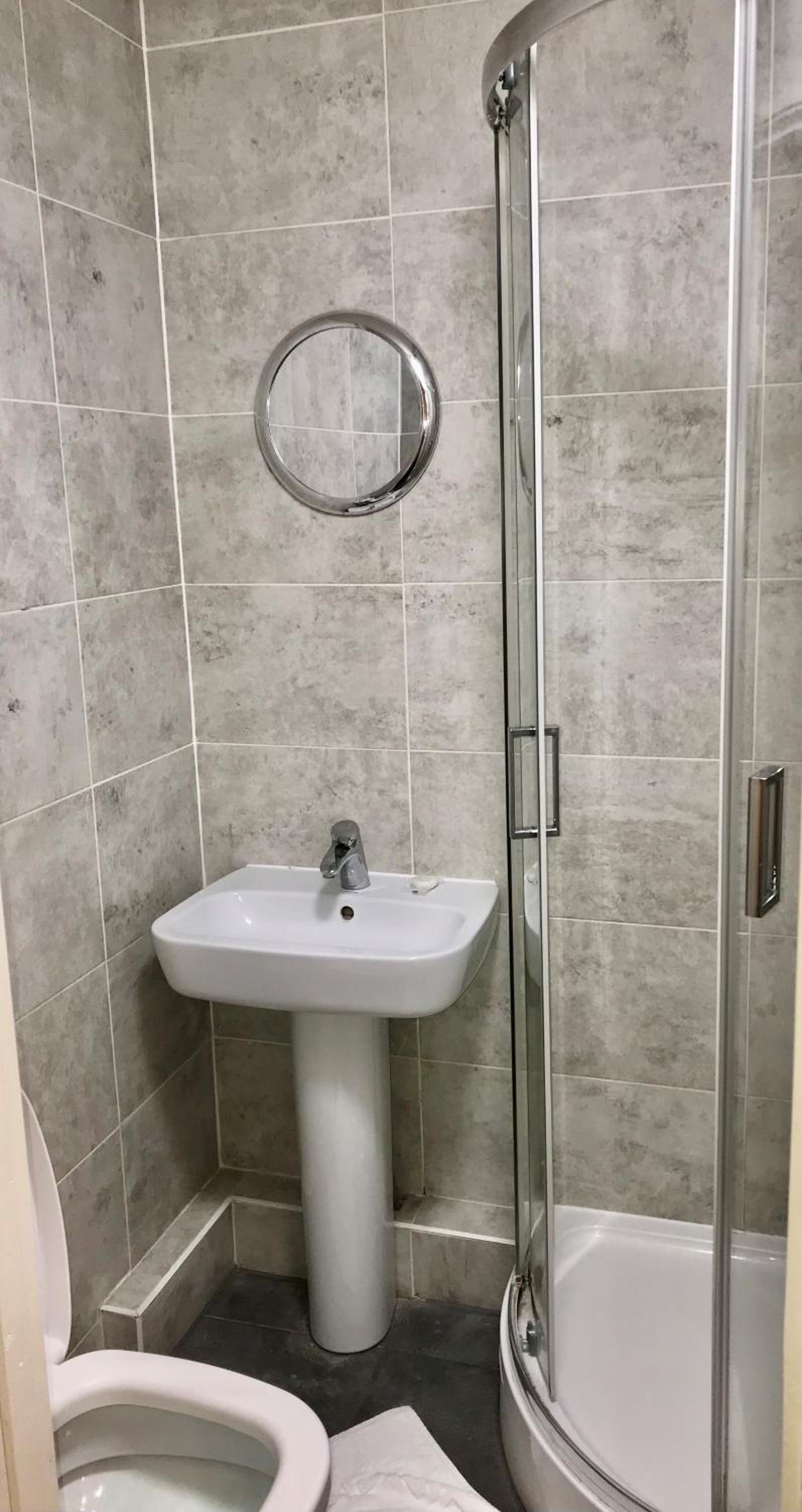 Amhurst Hotel 17/18