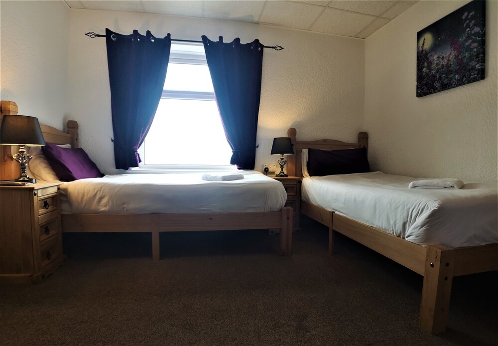 Aunties Coliseum Hotel 16/50