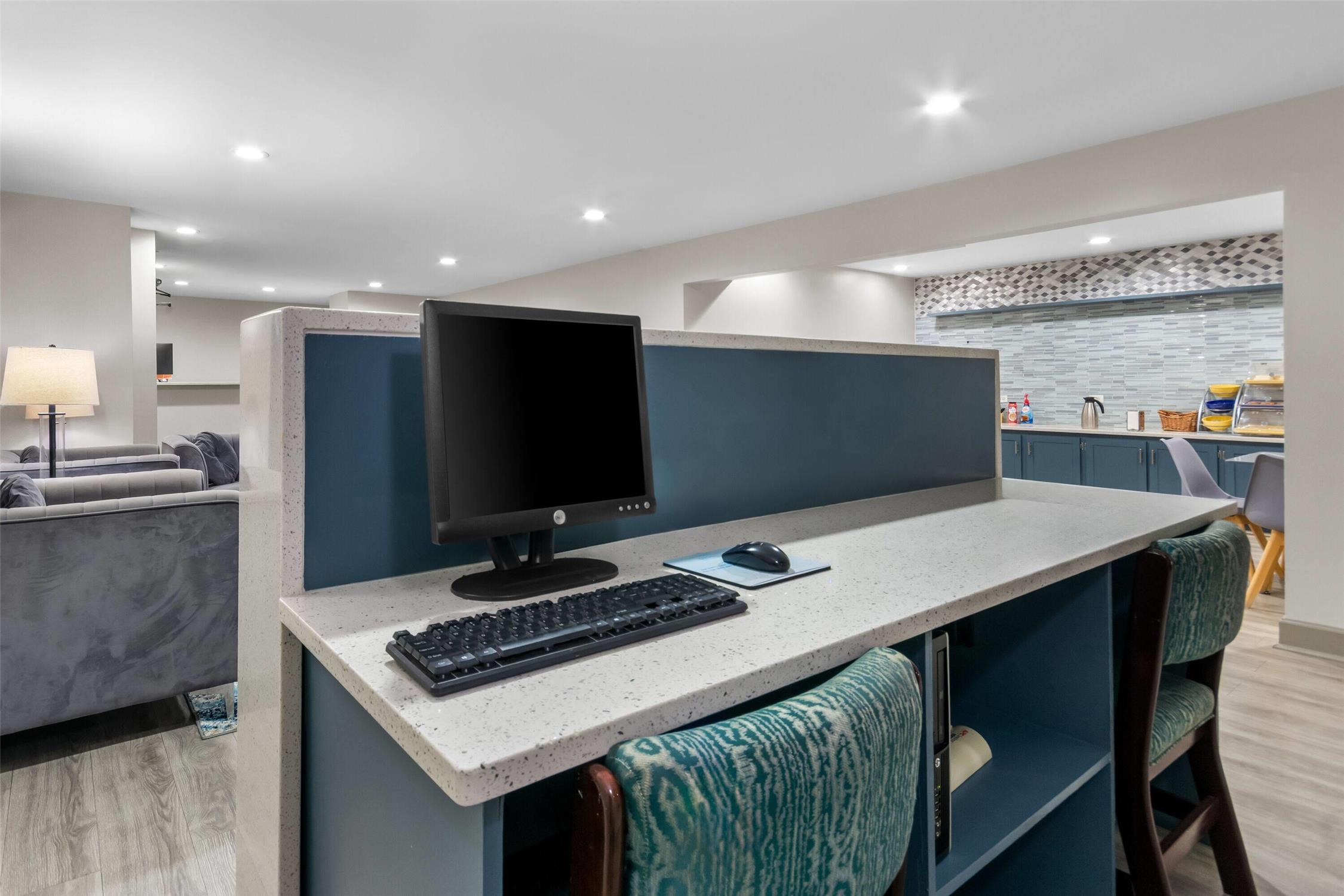Days Inn by Wyndham Enterprise 20/26