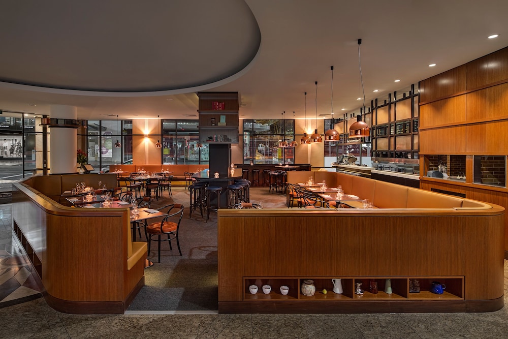Mantra 2 Bond Street Sydney 49/62
