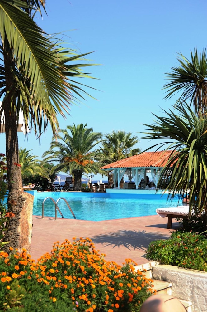 Assa Maris Beach Hotel 96/108
