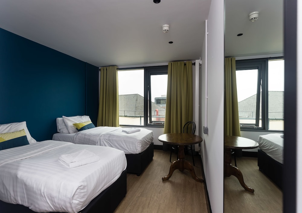 Jacobs Inn Hostel 16/65