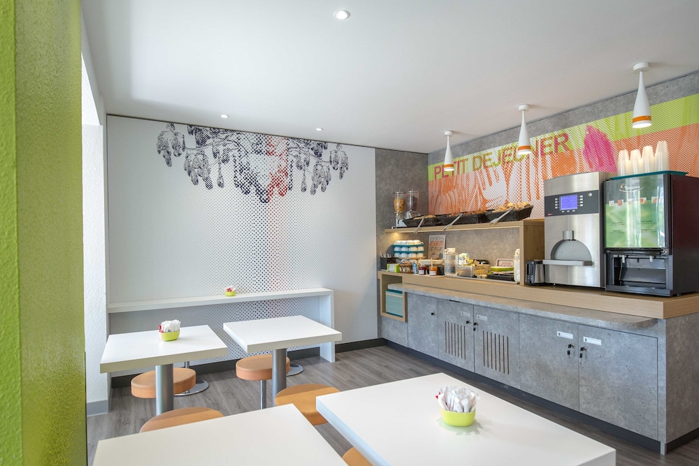 Ibis Budget Frejus Capitou A8 10/61