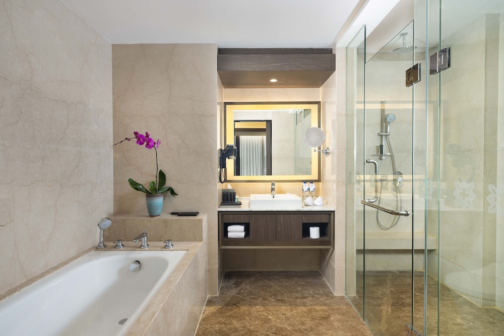 GRAMM HOTEL by Ambarrukmo 62/64