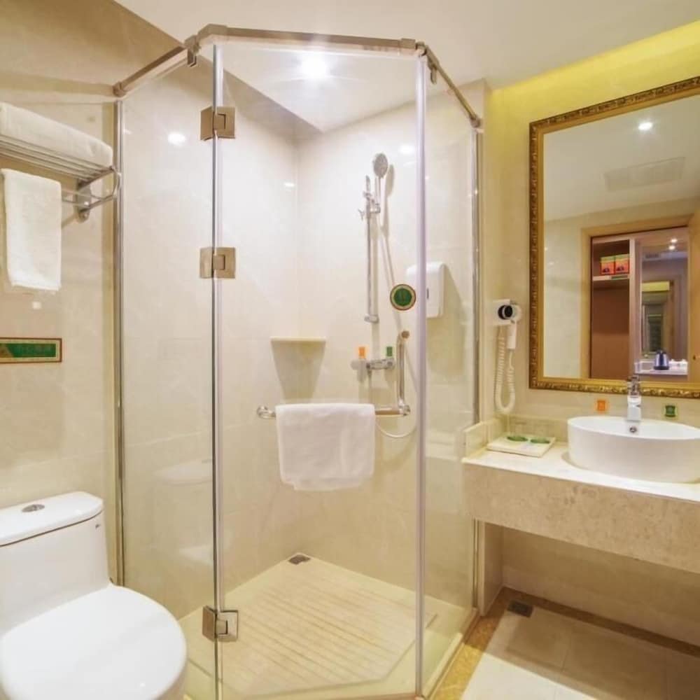 Vienna Hotel (Xiufeng Park, Jinshan Road, Yiyang High-tech Zone) 16/20