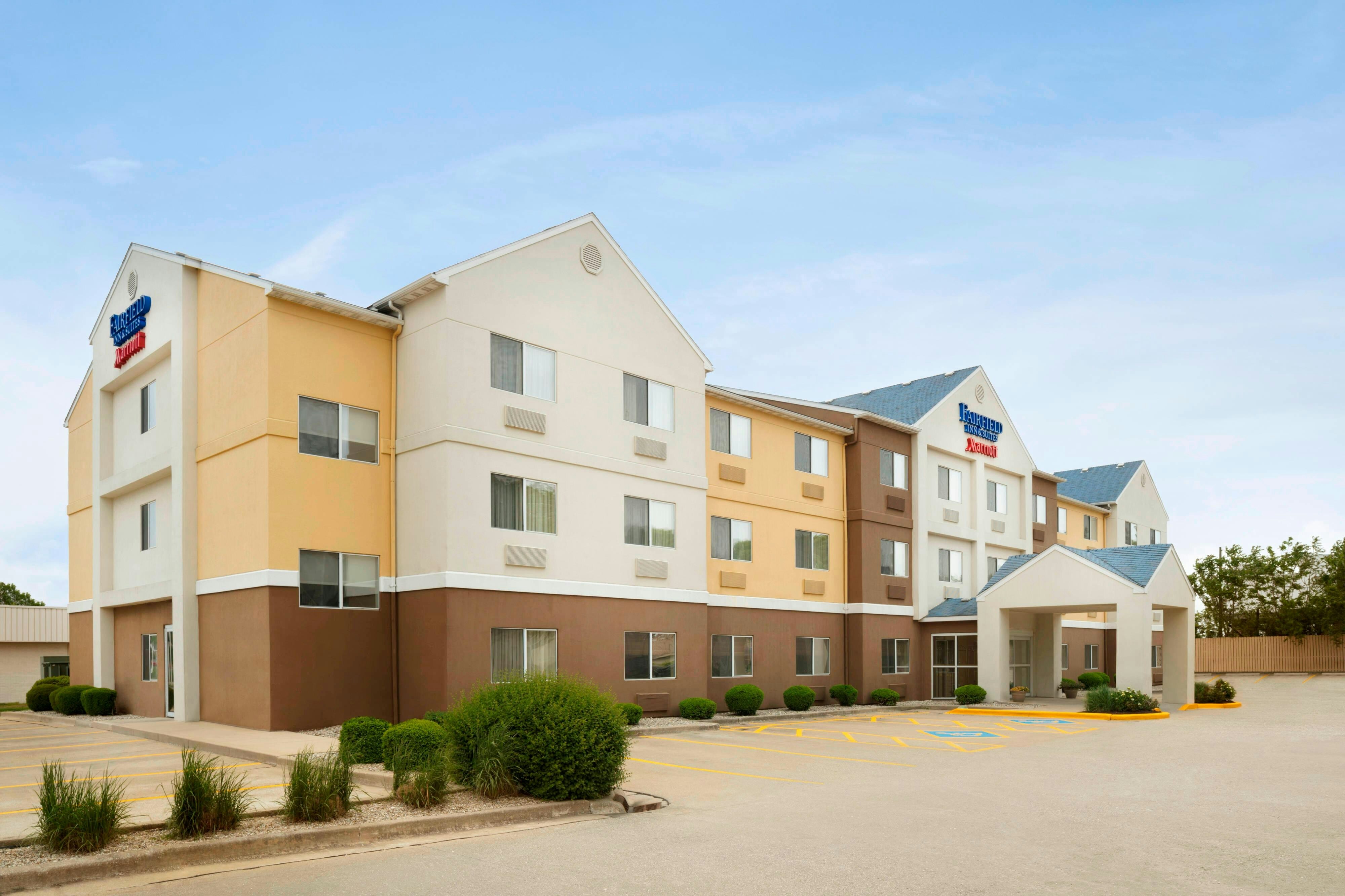 Fairfield Inn Suites Champaign 2/9