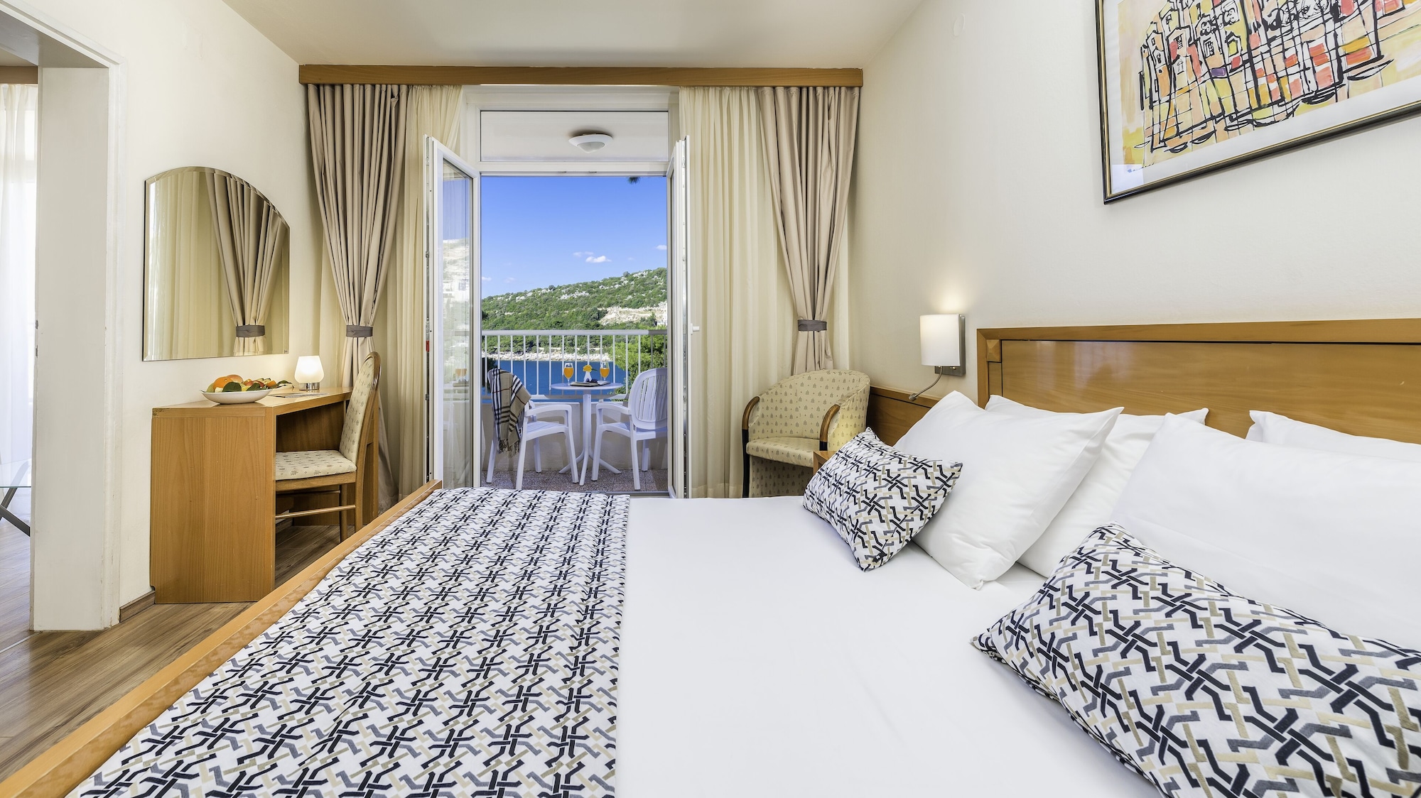 STANDARD, TRIPLE, SEA VIEW