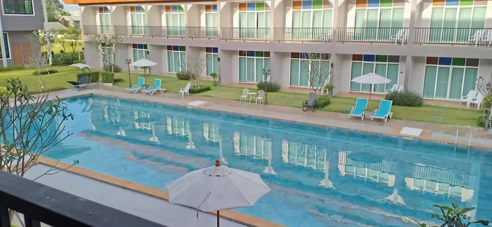Southern Airport Hotel 8/50