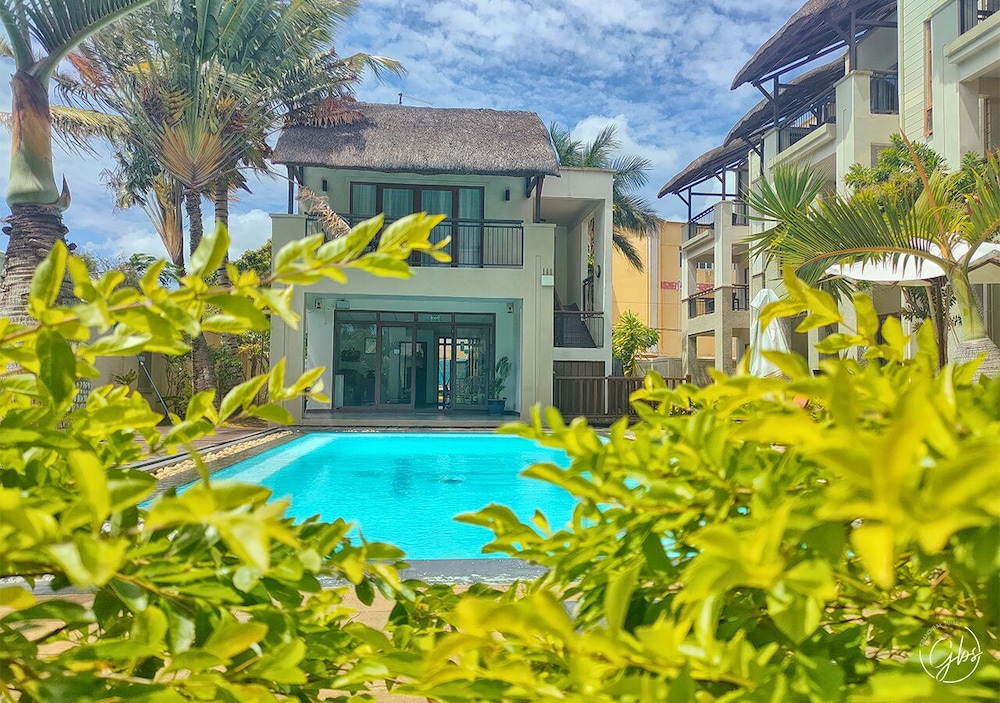 Grand Bay Suites 55/65