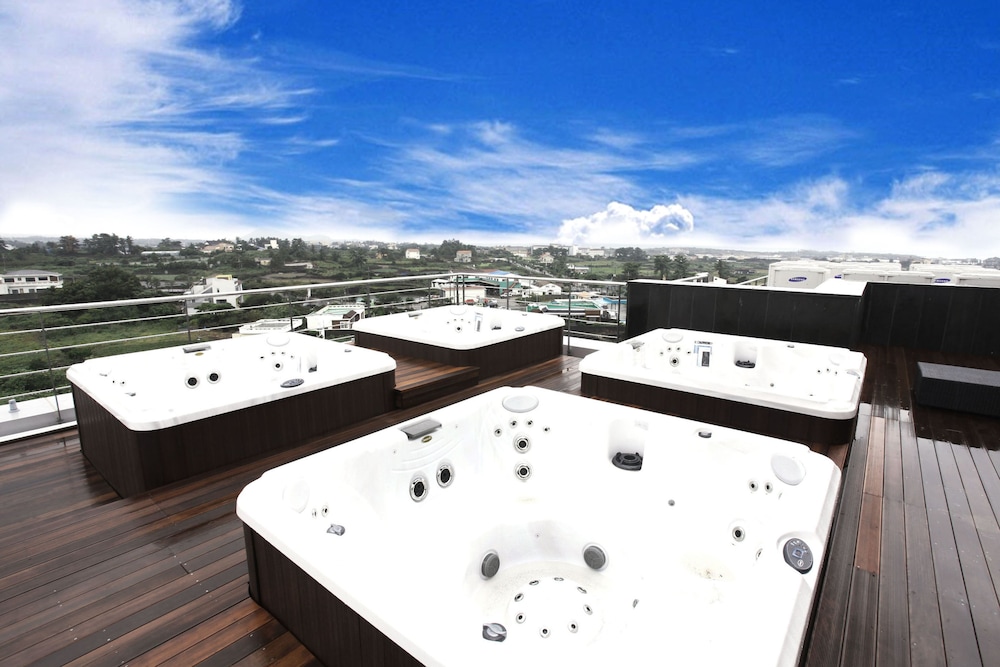 Ramada by Wyndham Jeju Hamdeok 3/70