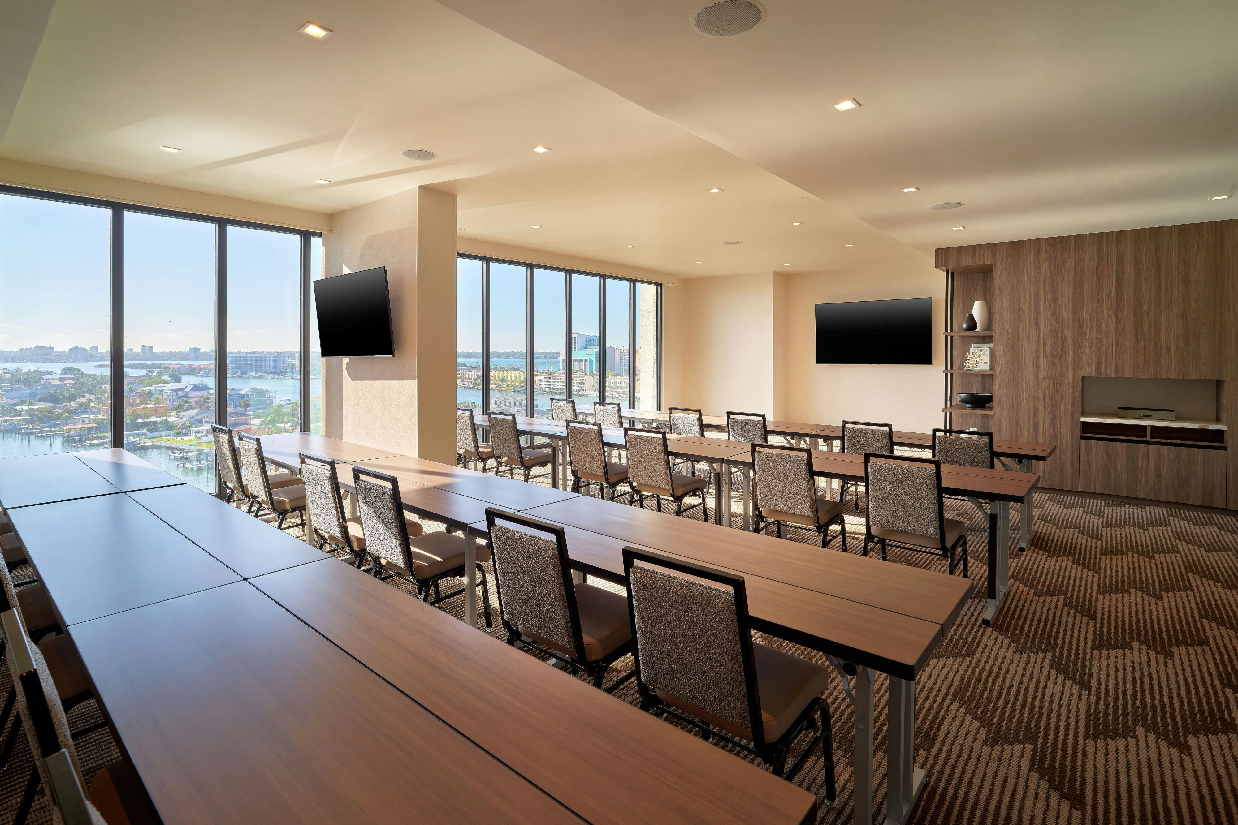 AC Hotel by Marriott Clearwater Beach 28/33