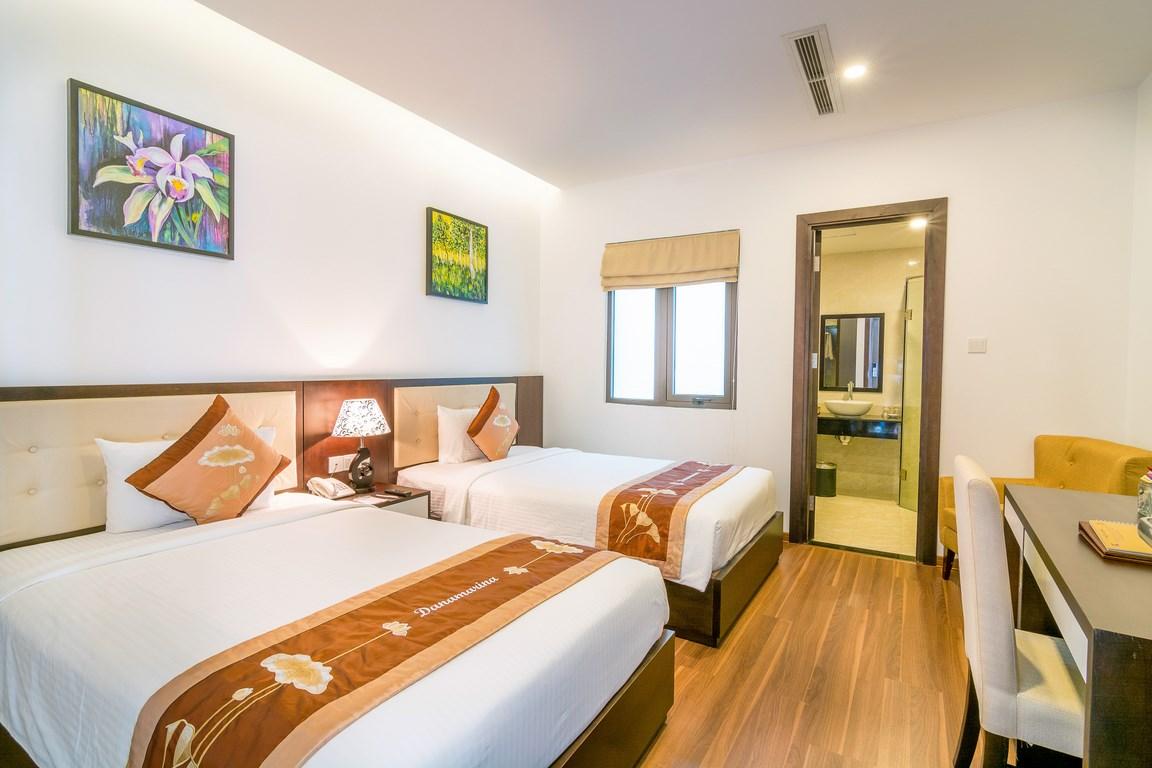 Super, Twin Beds