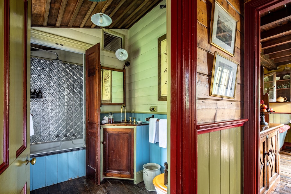The Corinda Collection 50/50