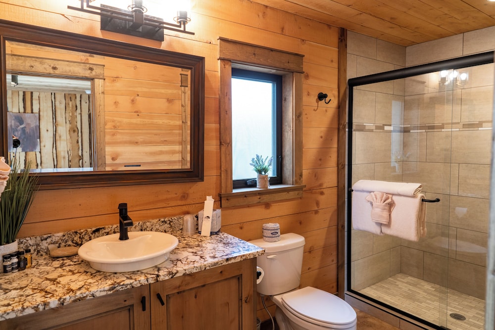 Lodge, 6 Beds, 3 King Beds، Zion Mountain Ranch 7/8