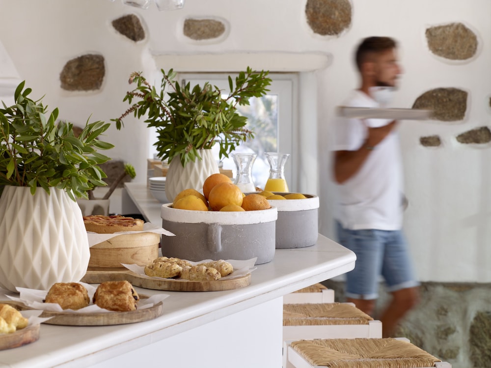 Kallos of Mykonos 10/50