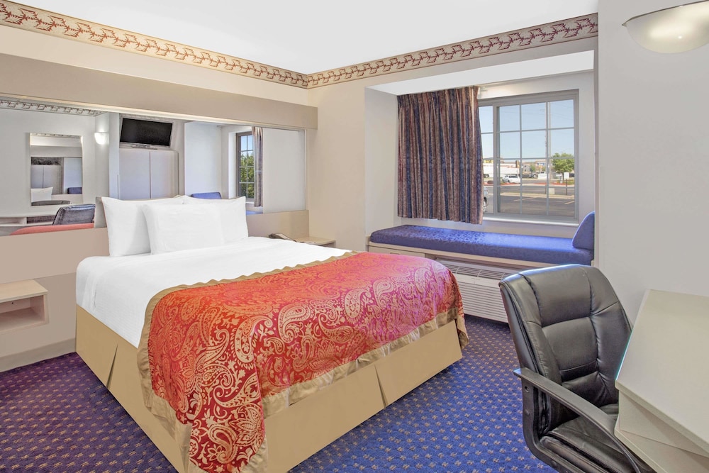 Microtel Inn & Suites by Wyndham Janesville 13/32