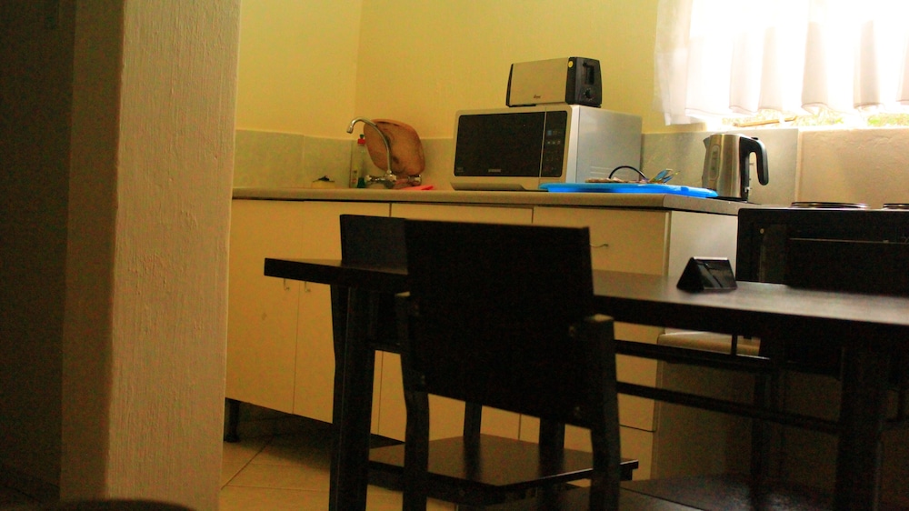 Gloria Apos S Bed And Breakfast 25/50