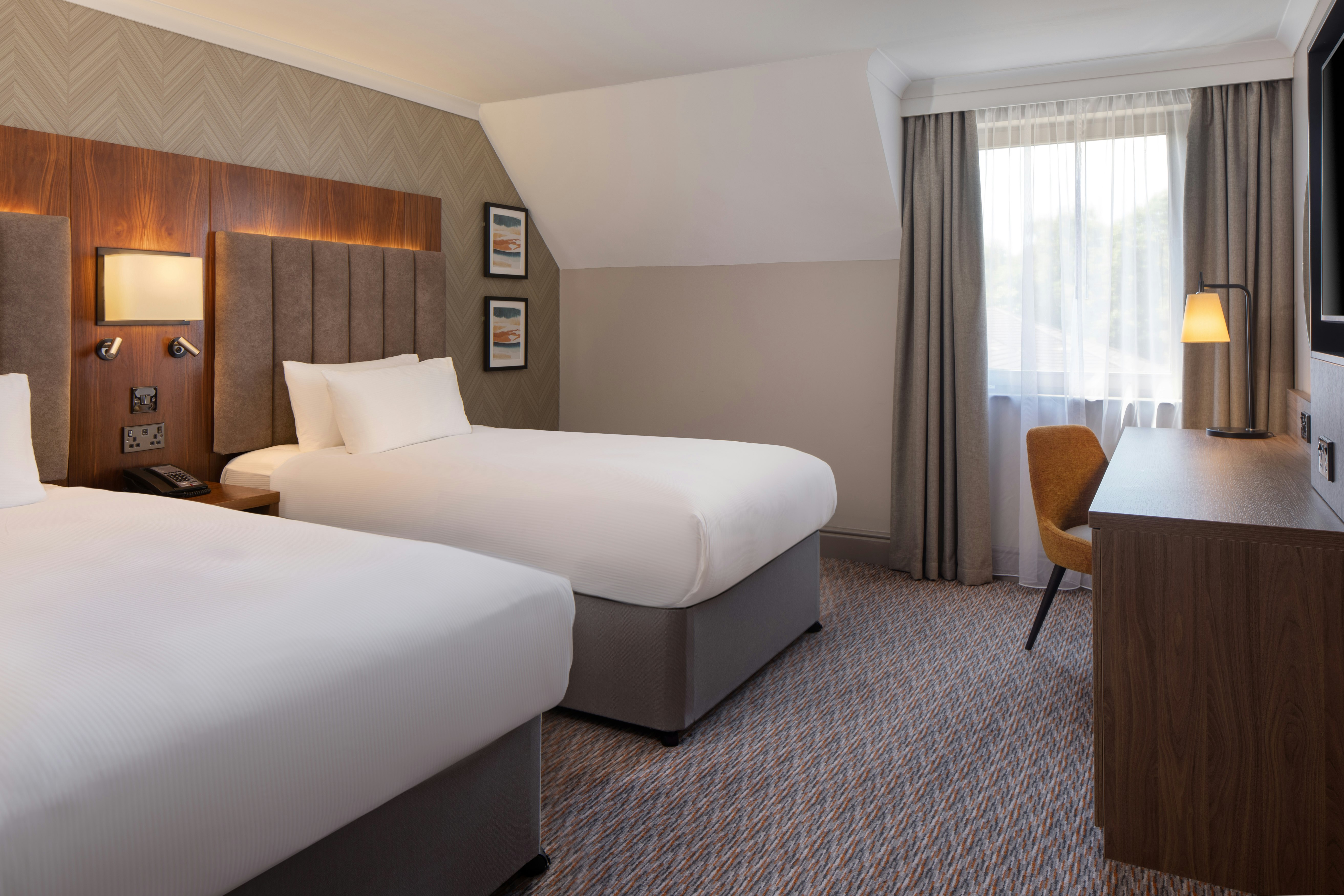 DOUBLETREE BY HILTON SOUTHAMPTON 15/93