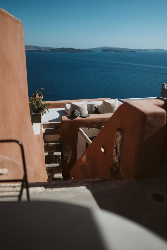 Alafouzou Cave Loft 33/38