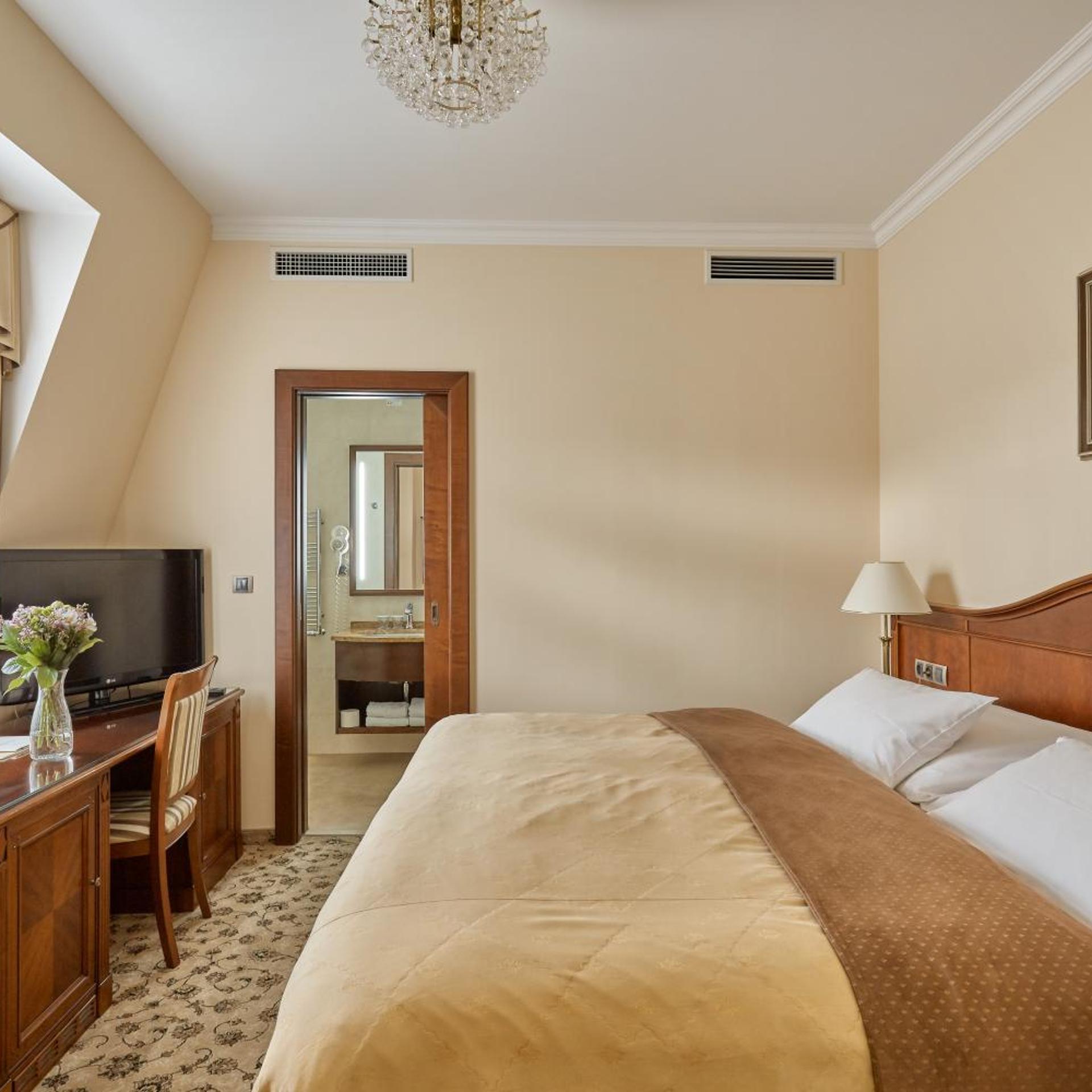 Wellness, Double or Twin Bed، Hotel Romance Puskin 2/6