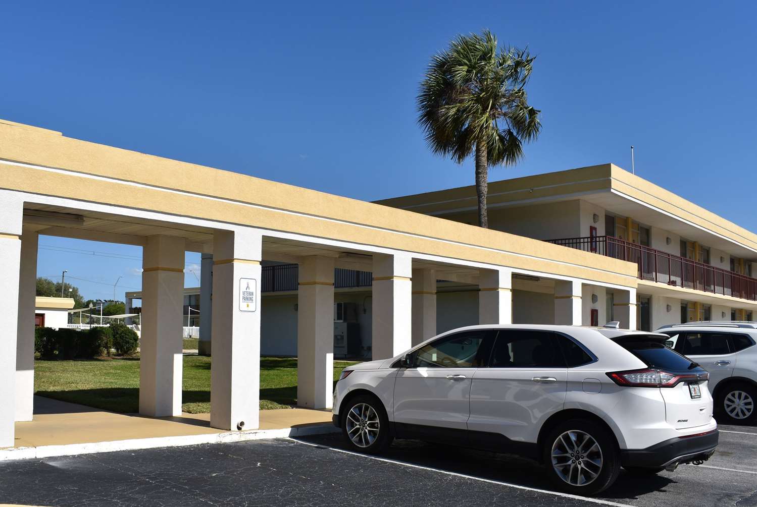 Super 8 by Wyndham Ocala I-75 46/56