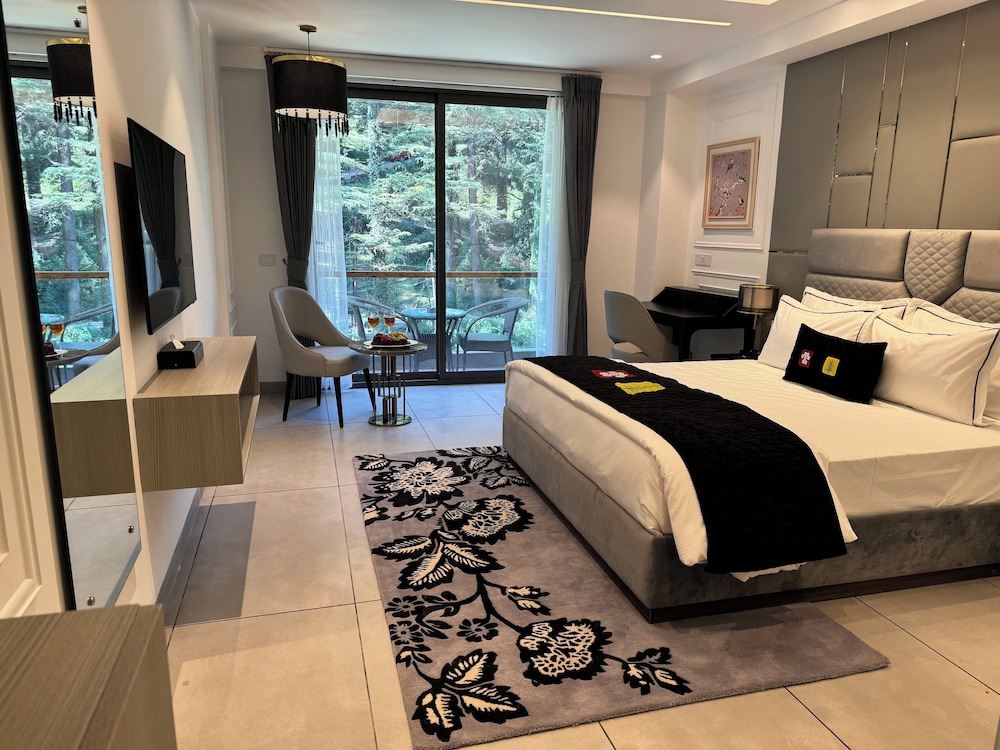 Mastiff Select Mandavya Dharamkot, McLeodganj 18/61