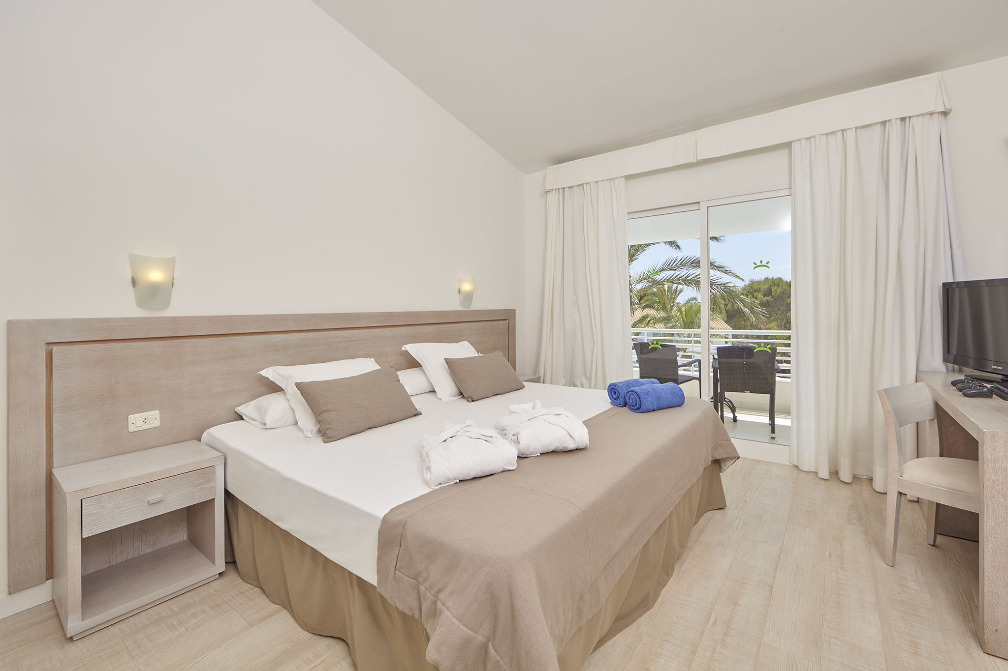 Prinsotel La Caleta Hotel And Apartments 12/50